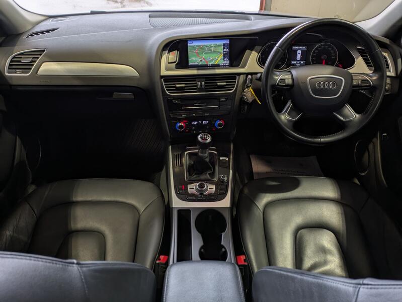 AUDI A4 AVANT