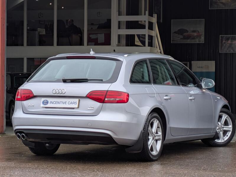 AUDI A4 AVANT