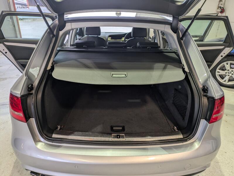AUDI A4 AVANT