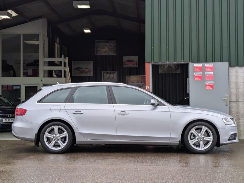 AUDI A4 AVANT