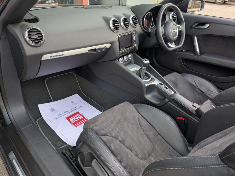 AUDI TT