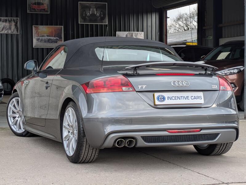 AUDI TT