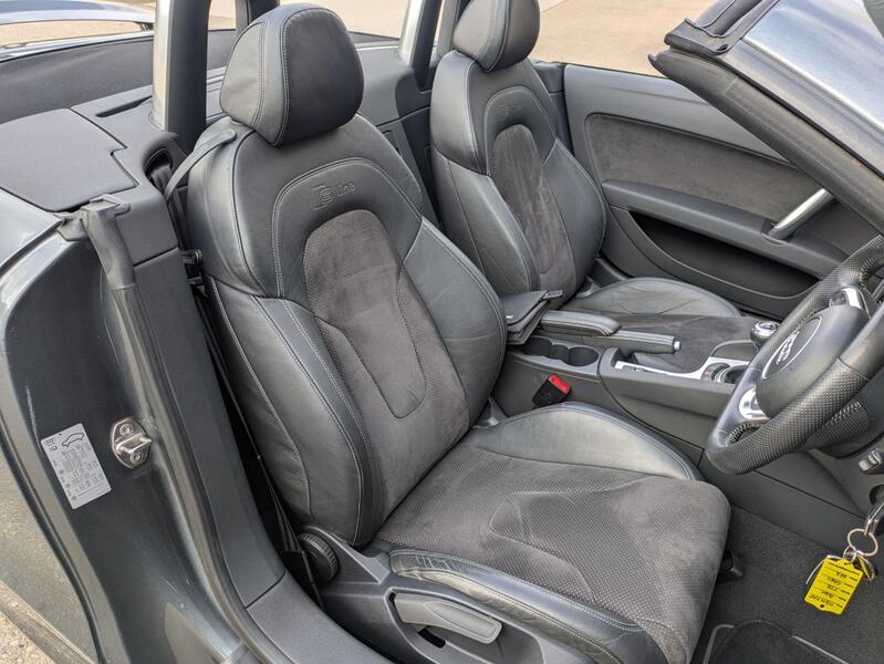 AUDI TT