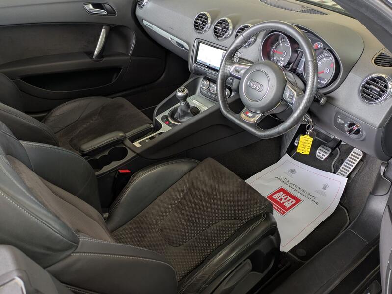 AUDI TT
