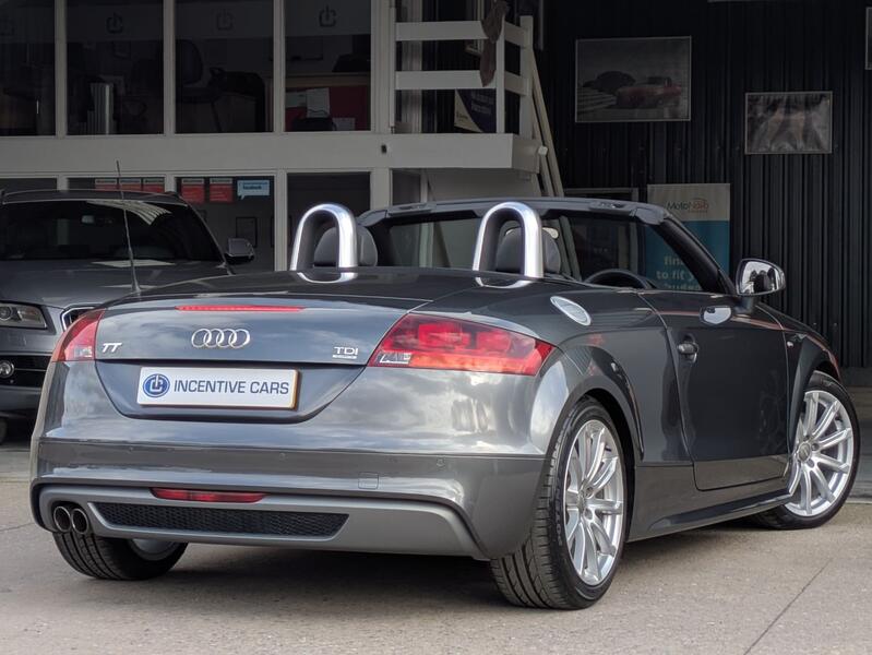 AUDI TT