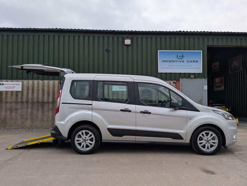 View FORD TOURNEO CONNECT 1.5 EcoBlue Zetec manual. WAV. 1 OWNER. FORD SERVICE HISTORY. REAR PARKING SENSORS. BLUETOOTH. 