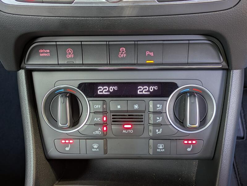 View AUDI Q3 2.0 TDI S line manual. HIGH SPEC. HEATED LEATHER. SAT NAV. PARK SENSORS. 2 OWNERS. CAMBELT CHANGE.