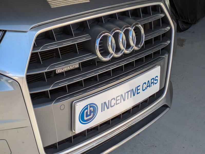 View AUDI Q3 2.0 TDI SE quattro manual. 2 OWNERS. 6 SERVICE VISITS. BI XENON LIGHTS. PARKING SENSORS.