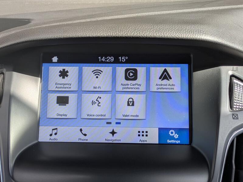 View FORD FOCUS 2.0 TDCi Titanium. 2 OWNERS. SAT NAV. 7 SERVICES. APPLE CARPLAY. PARKING SENSORS.