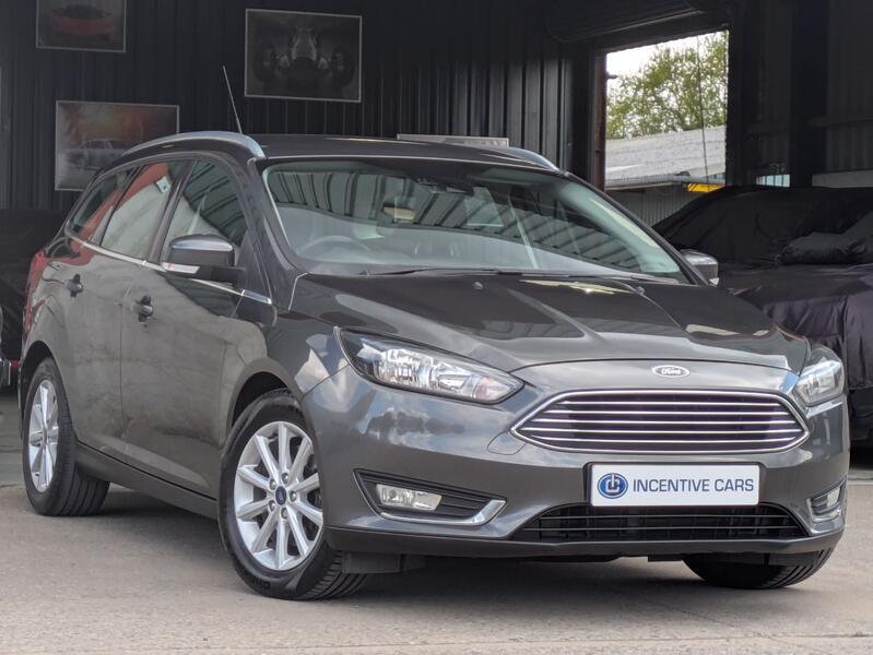 View FORD FOCUS 2.0 TDCi Titanium. 2 OWNERS. SAT NAV. 7 SERVICES. APPLE CARPLAY. PARKING SENSORS.