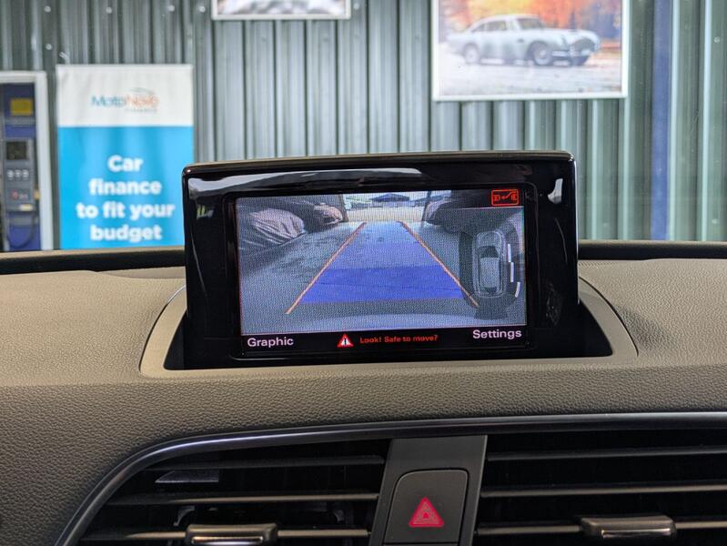 View AUDI Q3 2.0 TDI S line Plus quattro. REAR CAMERA. SAT NAV. 19