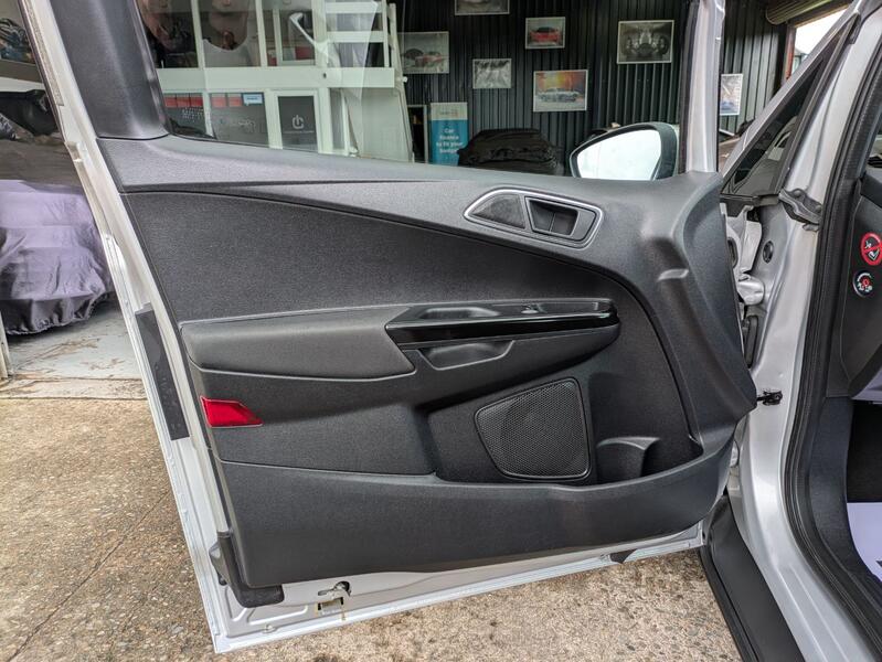 FORD B-MAX