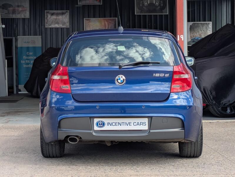 BMW 1 SERIES