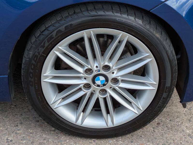 BMW 1 SERIES