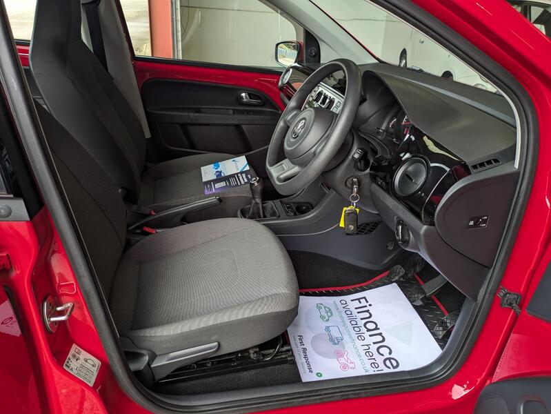 VOLKSWAGEN UP