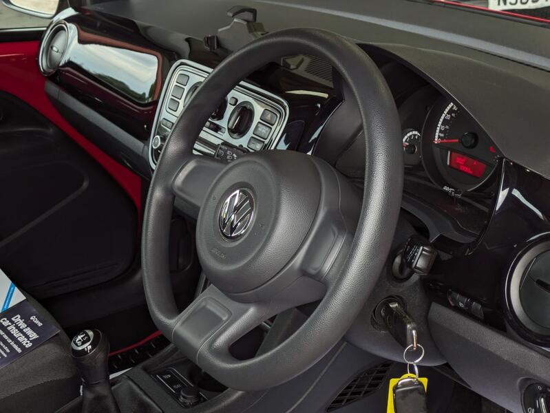 VOLKSWAGEN UP