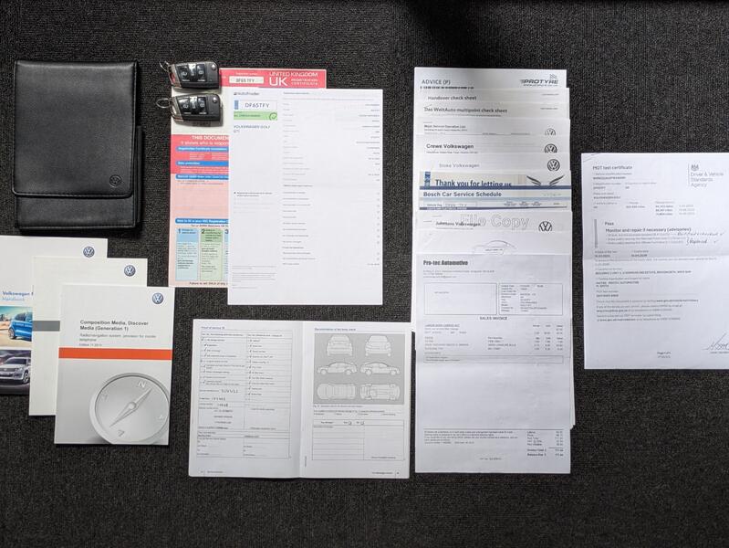 VOLKSWAGEN GOLF