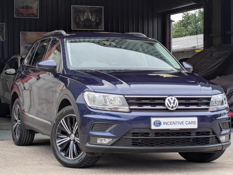 View VOLKSWAGEN TIGUAN 2.0 TDI SE Navigation automatic. 1 OWNER. CARPLAY. SAT NAV. HEATED LEATHER. PARKING SENSORS.