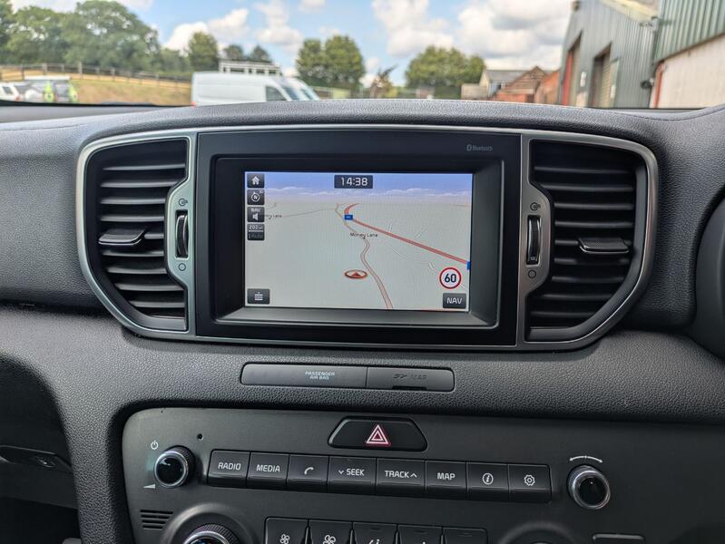 View KIA SPORTAGE 1.6 GDi 2 SUV. 2 OWNERS. FULL SERVICE HISTORY. APPLE CARPLAY. REAR CAMERA. SAT NAV.
