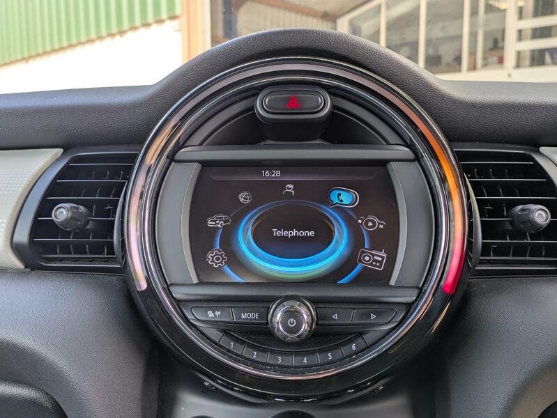 MINI HATCH