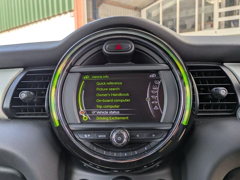 MINI HATCH
