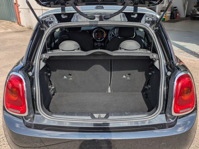 MINI HATCH