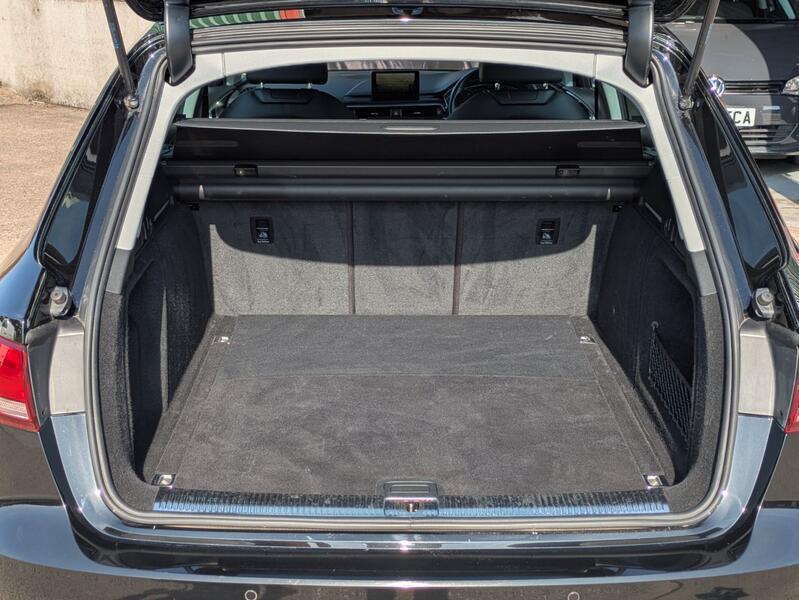 AUDI A4 AVANT