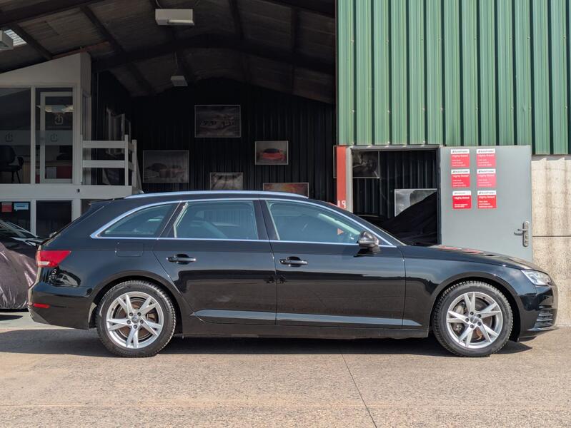AUDI A4 AVANT