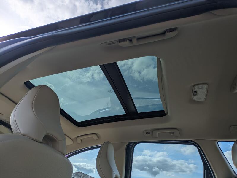 View VOLVO XC60 2.4 D5 SE Lux AWD automatic. 12 SERVICES, DVD PLAYER, SAT NAV,  ACTIVE HEADLIGHTS.