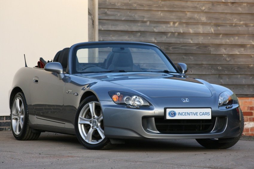 View HONDA S2000  2.0 VTEC ROADSTER. TWO OWNERS. ORIGINAL CONDITION. GREAT HISTORY. LEATHER. POWER HOOD. XENONS. 58