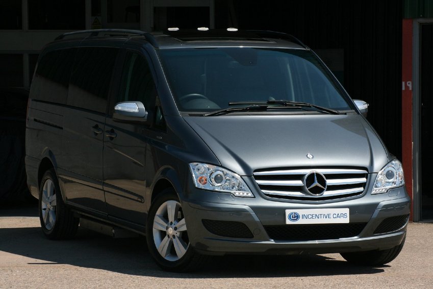 View MERCEDES-BENZ VIANO Ambiente 2.2CDI Long AUTO 7 SEAT. £9000 OPTIONS. WAV LIFT. 1 OWNER. MB HISTORY PAN ROOFS SAT NAV. 6
