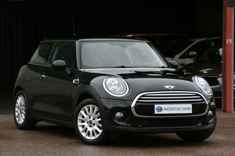 View MINI HATCH COOPER D CHILI PACK 1.5d 3DR MANUAL. ZERO RFL. HALF LEATHER. 2 OWNERS. FULL HISTORY.