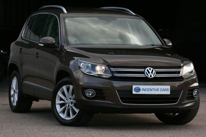 View VOLKSWAGEN TIGUAN SE 2.0TDI 4MOTION 170 MANUAL 4WD. 2 OWNERS. HIGH SPEC. VW SERVICE HISTORY. FACELIFT MODEL