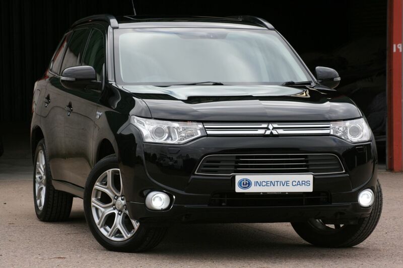 View MITSUBISHI OUTLANDER GX4H 2.0 PHEV AUTOMATIC 4X4 5STS HYBRID. FULL DEALER HISTORY. 2 OWNERS. SAT NAV. PAN ROOF. XENONS.