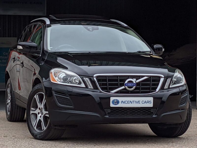 View VOLVO XC60 2.4 D5 215 SE LUX AWD AUTOMATIC 4X4. HIGH SPEC. 2 OWNERS. FULL HISTORY. SUNROOF. SAT NAV