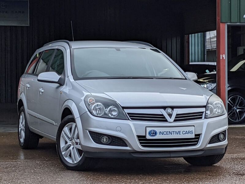 View VAUXHALL ASTRA SXI 1.7CDTI ECOFLEX ESTATE. 9 SERVICES. NEW BRAKES ALL ROUND. 3 OWNERS