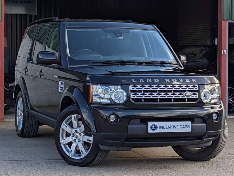 View LAND ROVER DISCOVERY 4 3.0 TDV6 XS AUTOMATIC. 3 OWNERS. BELTS DONE. FULL HEATED LEATHER.