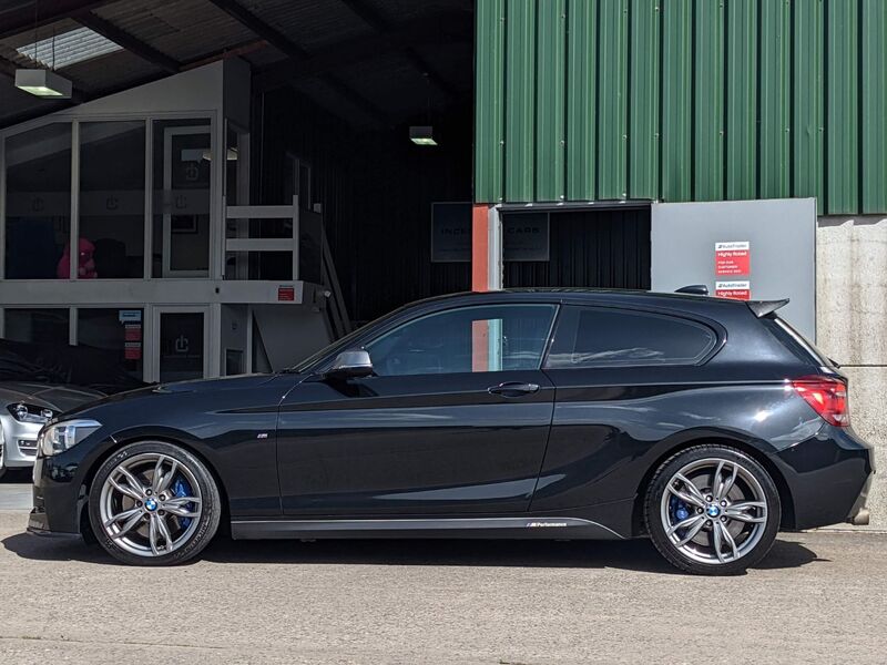 BMW 1 SERIES