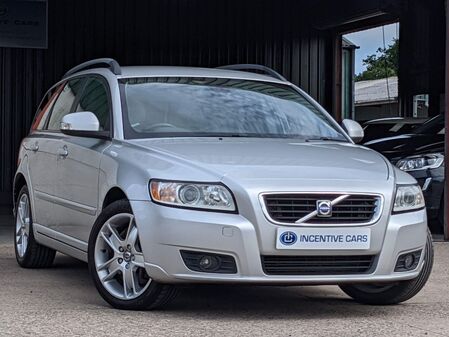 VOLVO V50 2.0D SE 136BHP ESTATE AUTOMATIC. 15 STAMP SERVICE HISTORY AND CAMBELT DONE.