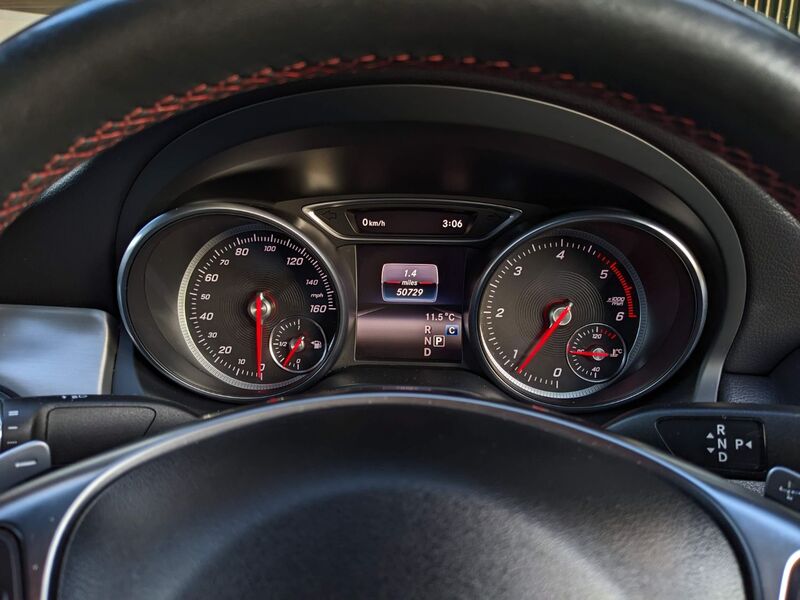 MERCEDES-BENZ CLA