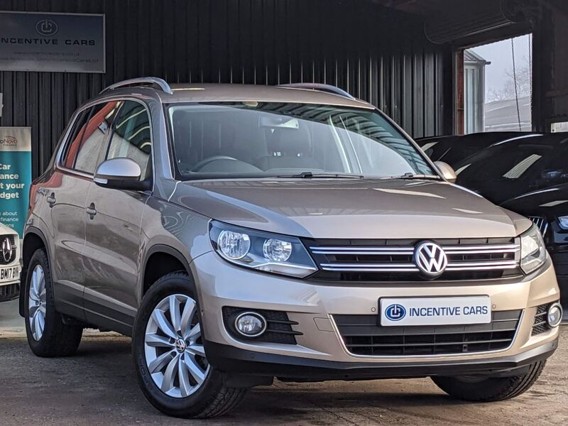 View VOLKSWAGEN TIGUAN MATCH 2.0TDI BLUEMOTION TECHNOLOGY 4MOTION. ONE OWNER. SAT NAV. CAMBELT DONE AND 10 SERVICES
