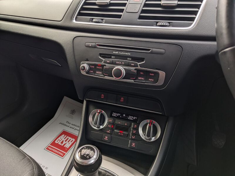 AUDI Q3