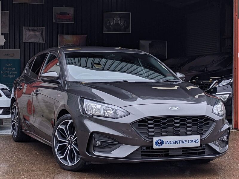 View FORD FOCUS ST-LINE X 5DR. 2 OWNERS. SAT NAV. SYNC. HEATED SEATS. PARKING SENSORS.