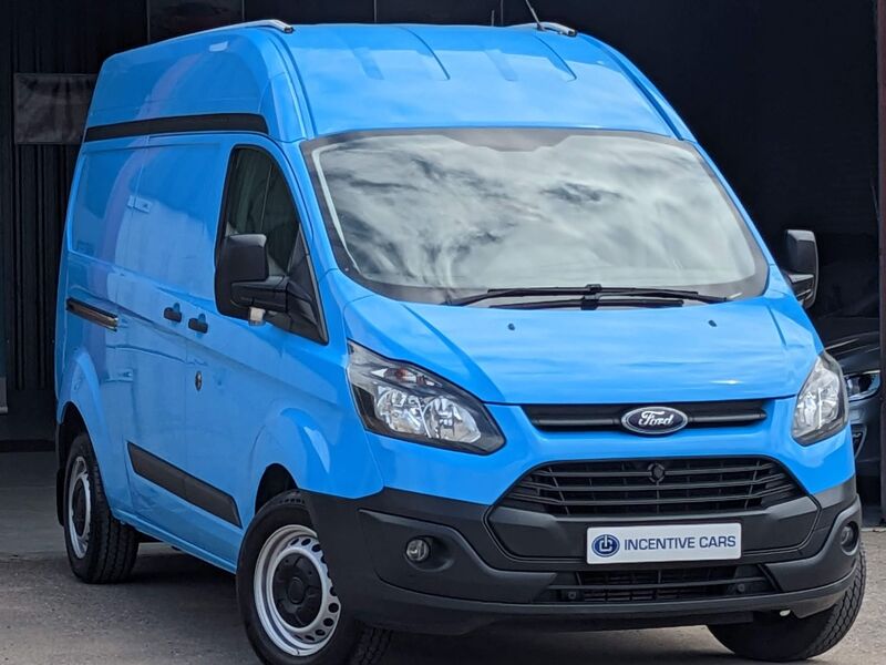 View FORD TRANSIT CUSTOM 330 2.2TDCI ECOTECH TWIN SIDE DOORS. HEATED SEATS. PRIVATE PLATE. NEW BRAKES AND TYRES. NO VAT