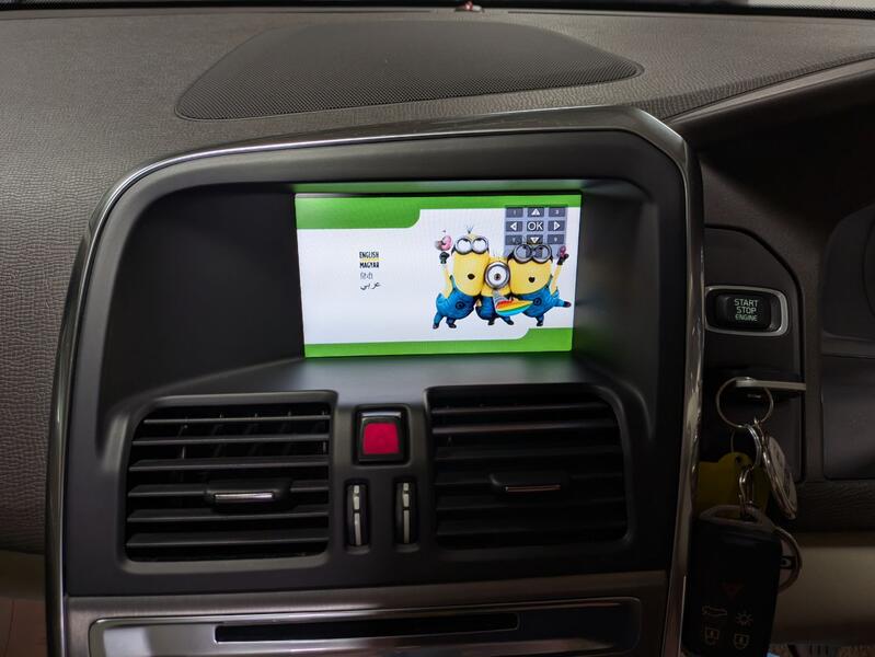 View VOLVO XC60 2.0 D4 SE Lux Nav. SAT NAV. DVD PLAYER. TIMING BELT DONE. 12 SERVICES. HEATED LEATHER. XENON LIGHTS